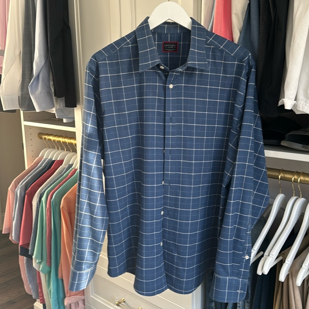 Men’s XL UNTUCKit button down long sleeve shirt